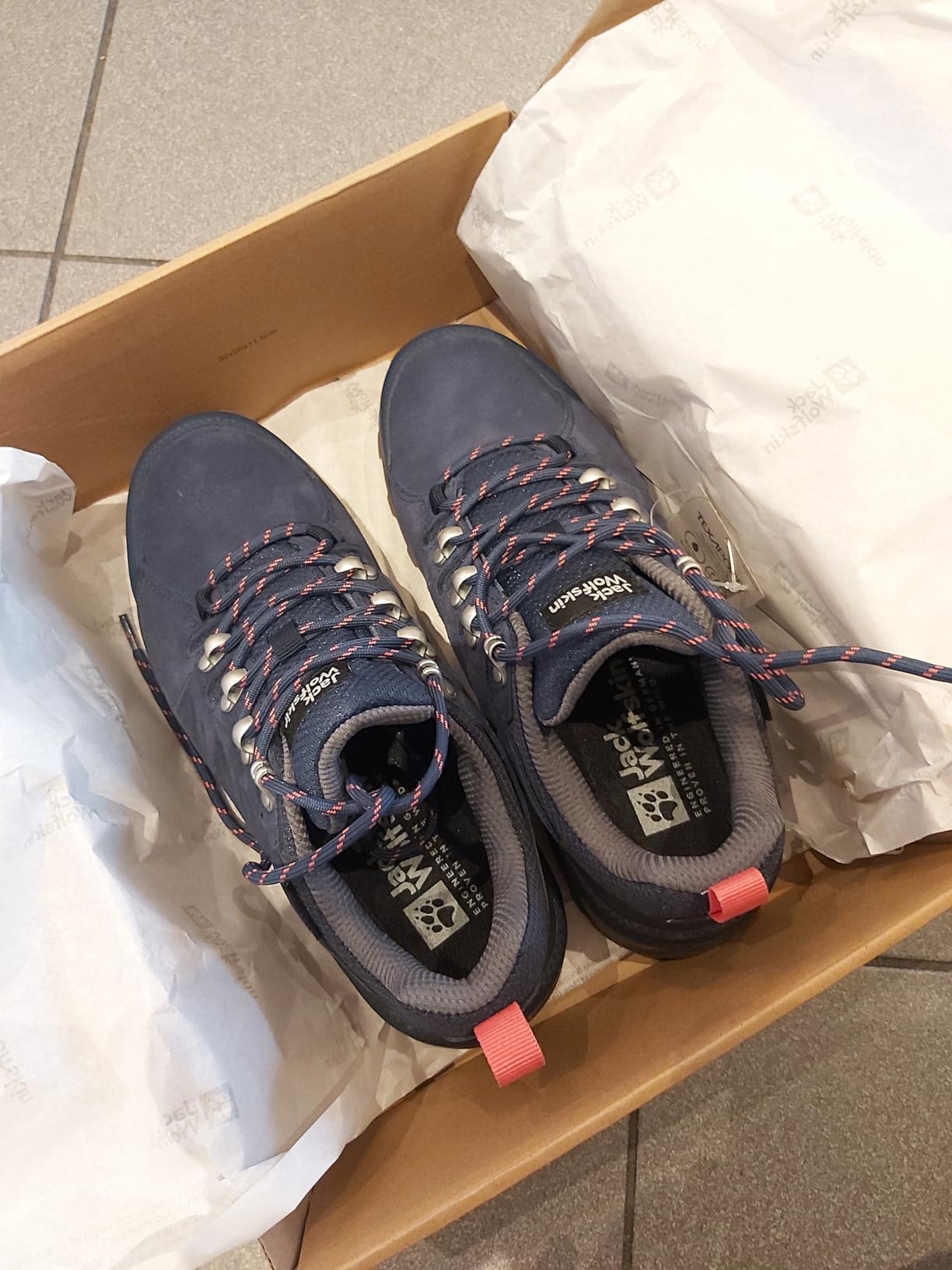 Schöner, praktischer Hikingschuh